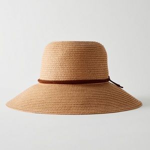 Aritzia Talula Eau claire sun hat